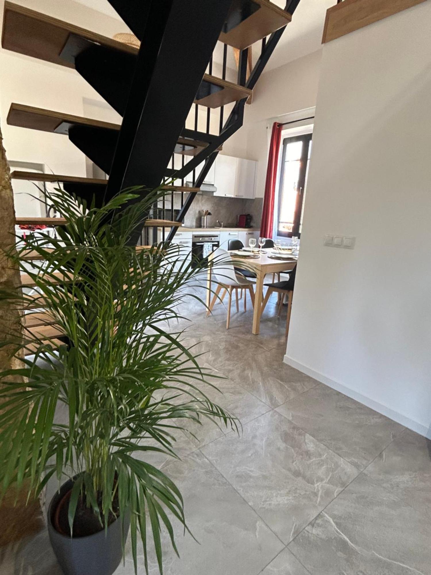Residence "A Torbia" , 4 Appartements De 2 A 6 Personnes La Turbie Habitación foto